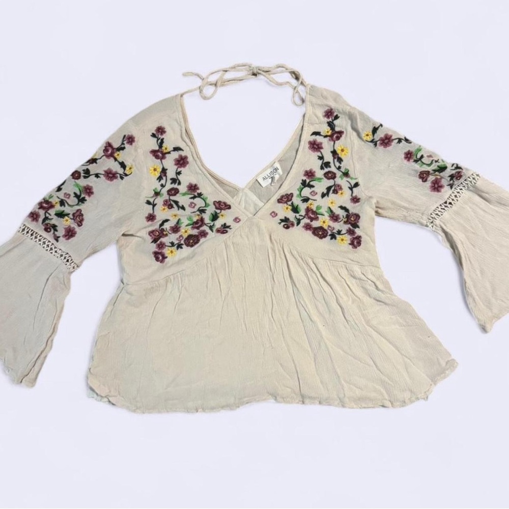 Allison New York Floral Embroidered Cream Top